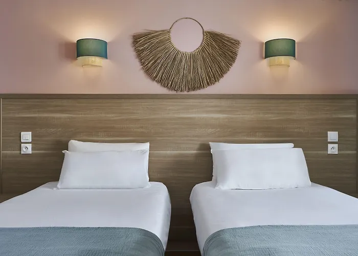 Hotel Kabanel By Happyculture 3*